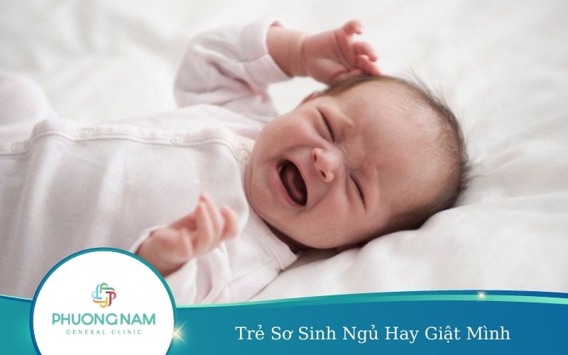 Trẻ Sơ Sinh Ngủ Hay Giật Mình – Nguyên Nhân, Biểu Hiện, Cách Khắc Phục