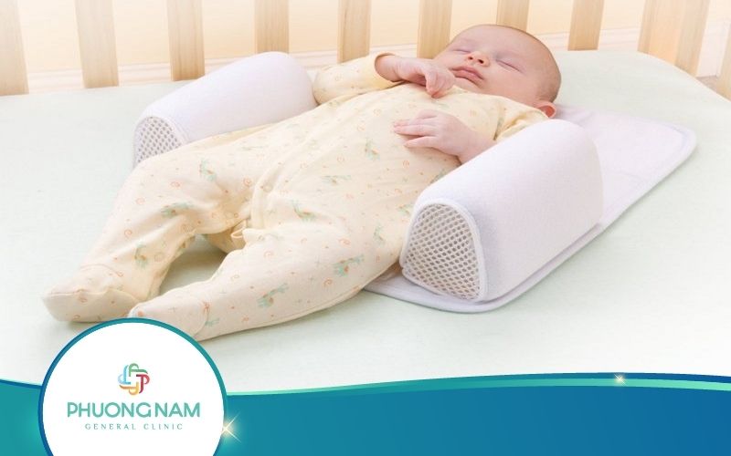 [Giải Đáp] Có Nên Dùng Gói Chặn Cho Bé Khi Ngủ?