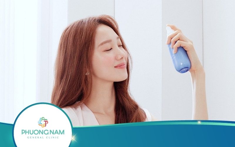 Nên Dùng Xịt Khoáng Trước Hay Sau Nước Hoa Hồng?