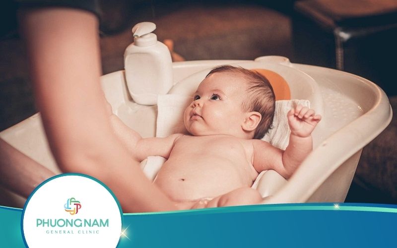 Tắm Lá Chè Xanh Cho Trẻ Sơ Sinh Có Nên Không?