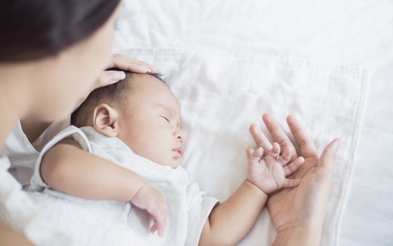 Cách chữa cảm cúm cho trẻ sơ sinh