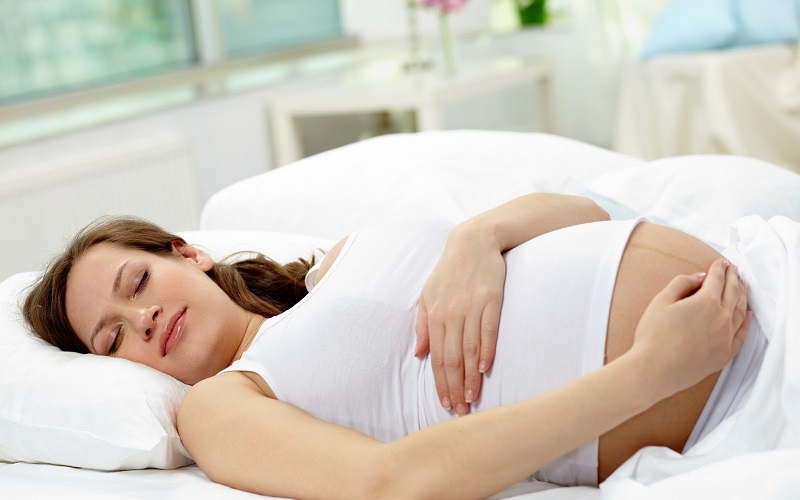 Mẹ bầu ngủ nhiều có tốt cho thai nhi không? 