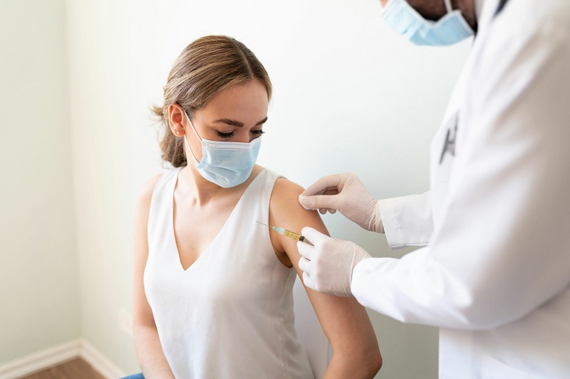 Có nên tiêm vắc xin phòng dại để dự phòng không?