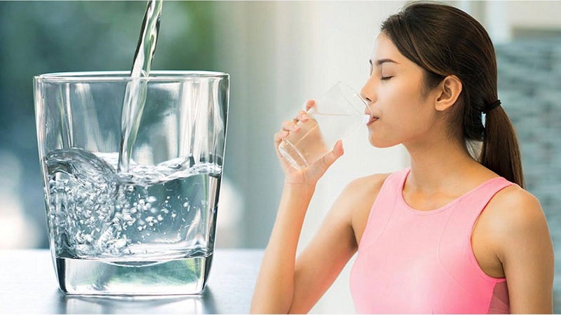 Khung giờ uống nước giảm cân hữu hiệu cho chị em