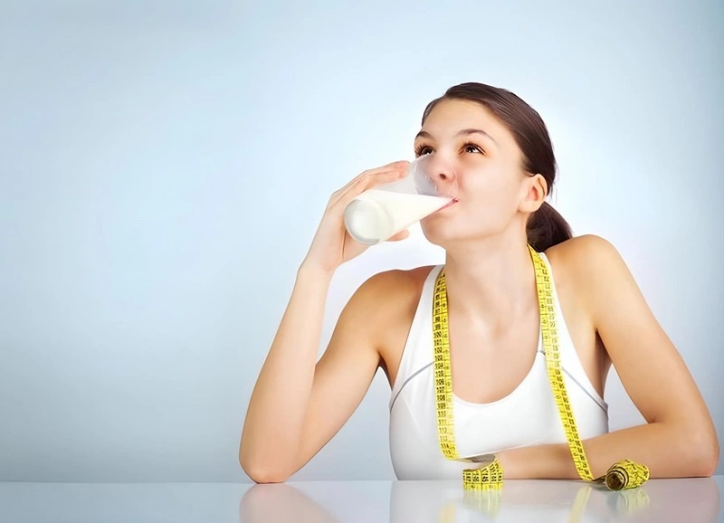 Uống sữa có lợi cho giảm cân như thế nào?