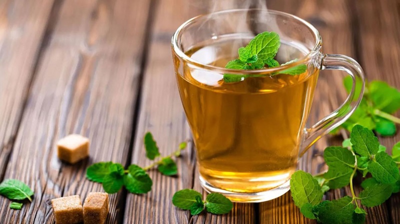 Trà bạc hà cũng có tác dụng thư giãn dạ dày, nếu uống thường xuyên, tinh dầu trong lá bạc hà như một dược liệu điều trị hội chứng ruột kích thích hiệu quả.