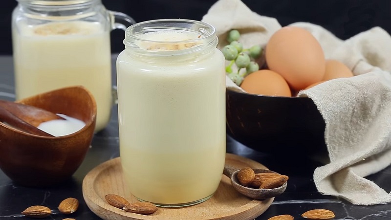 Tryptophan là một loại acid amin được tìm thấy trong protein nạc như trứng, sữa,...