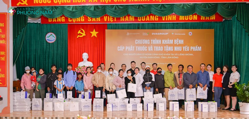 Phòng khám Đa khoa Phương Nam tham gia thăm khám, cấp phát thuốc và tặng quà cho người dân khó khăn xã Liêng Srônh