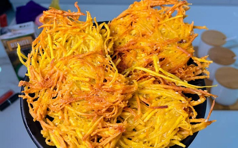 Bánh khoai lang chiên cũng bổ sung một lượng nhỏ vitamin, chất xơ cho cơ thể